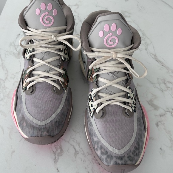 Men’s size 12 Nike Kyrie infinity - Picture 3 of 3